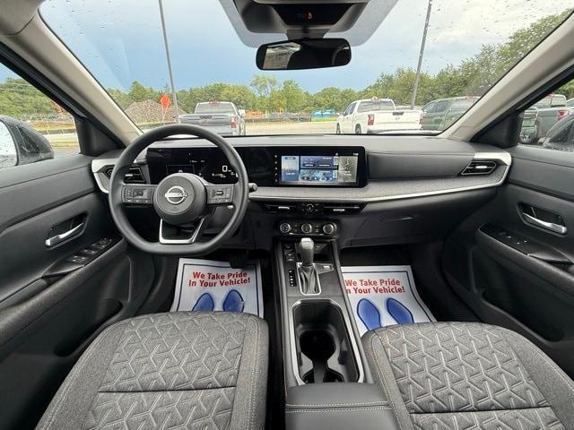 new 2025 Nissan Kicks car, priced at $28,533