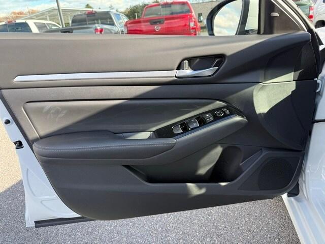 new 2025 Nissan Altima car, priced at $33,384