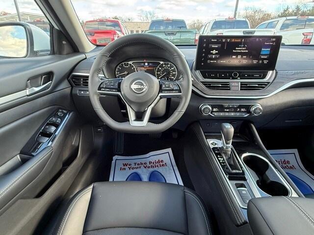 new 2025 Nissan Altima car, priced at $33,384