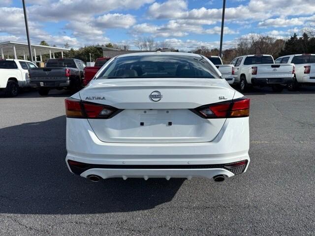 new 2025 Nissan Altima car, priced at $33,384
