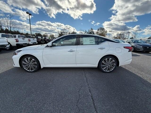 new 2025 Nissan Altima car, priced at $33,384