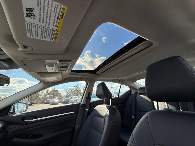 new 2025 Nissan Altima car, priced at $33,384