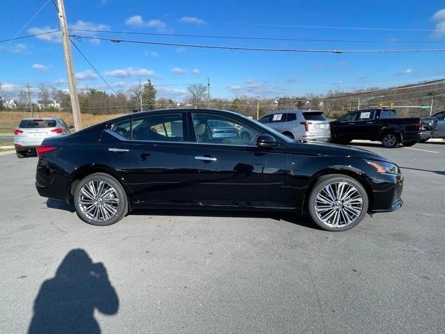 new 2025 Nissan Altima car, priced at $34,122