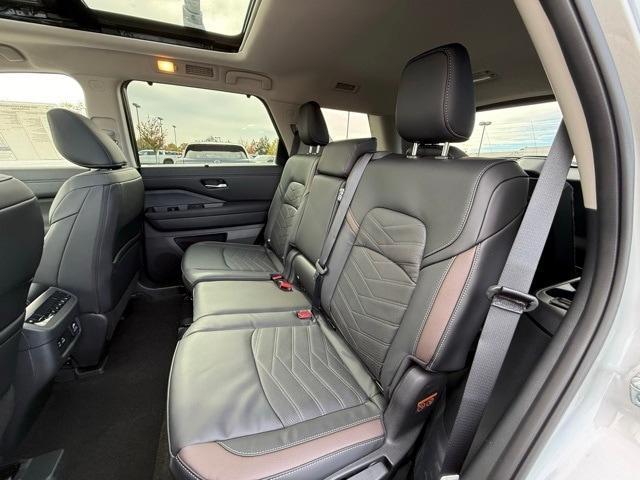 new 2025 Nissan Pathfinder car, priced at $46,483