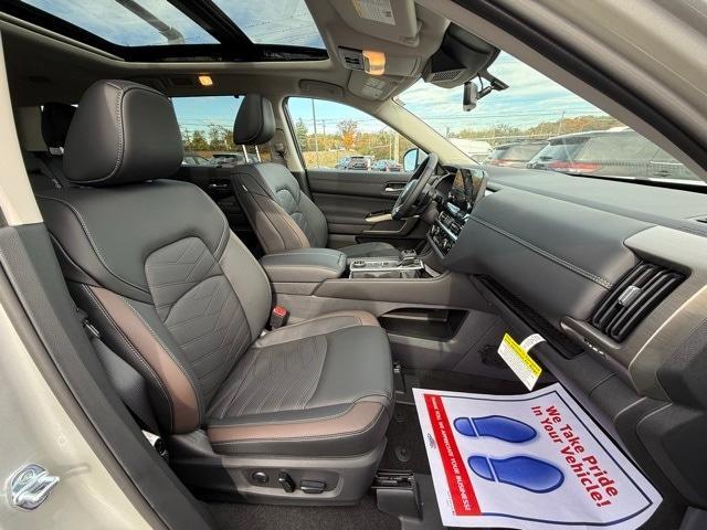 new 2025 Nissan Pathfinder car, priced at $46,483
