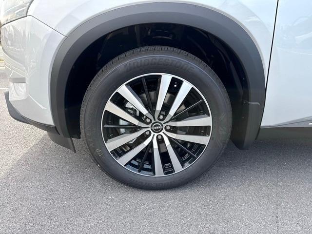 new 2025 Nissan Pathfinder car, priced at $46,483