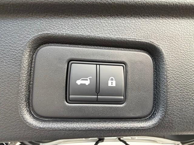 new 2025 Nissan Pathfinder car, priced at $46,483