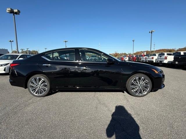 new 2025 Nissan Altima car, priced at $32,978