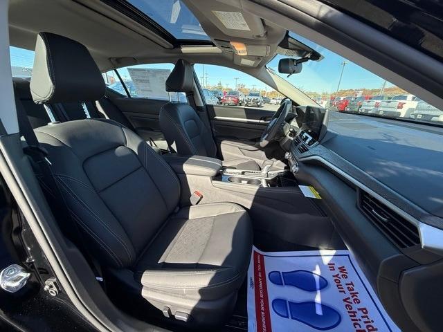 new 2025 Nissan Altima car, priced at $32,978