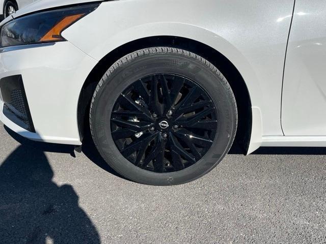 new 2025 Nissan Altima car