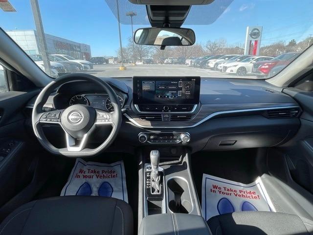 new 2025 Nissan Altima car