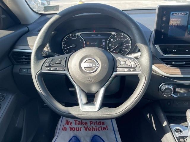 new 2025 Nissan Altima car