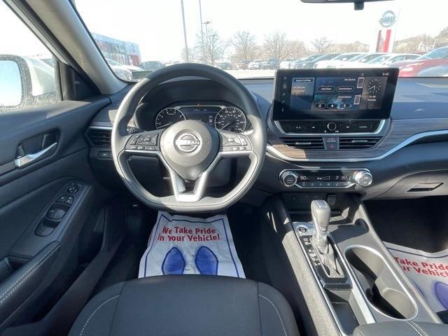 new 2025 Nissan Altima car