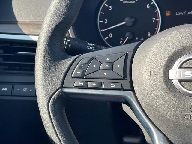new 2025 Nissan Altima car