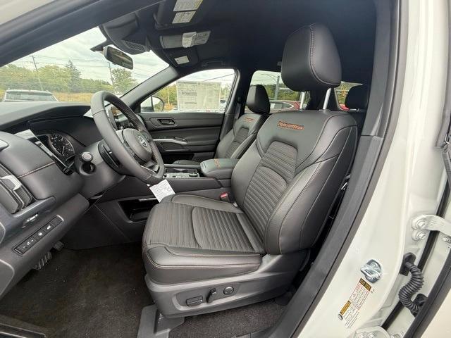 new 2025 Nissan Pathfinder car, priced at $39,073