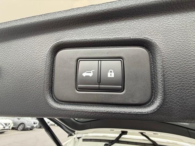 new 2025 Nissan Pathfinder car, priced at $39,073