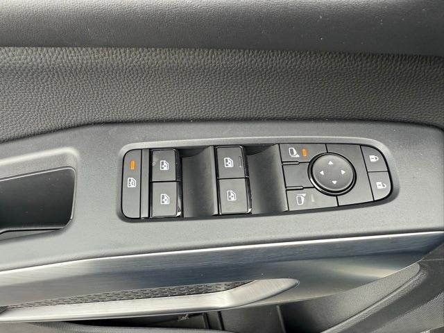 new 2025 Nissan Pathfinder car, priced at $39,073