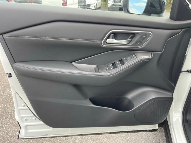 new 2025 Nissan Rogue car, priced at $44,972