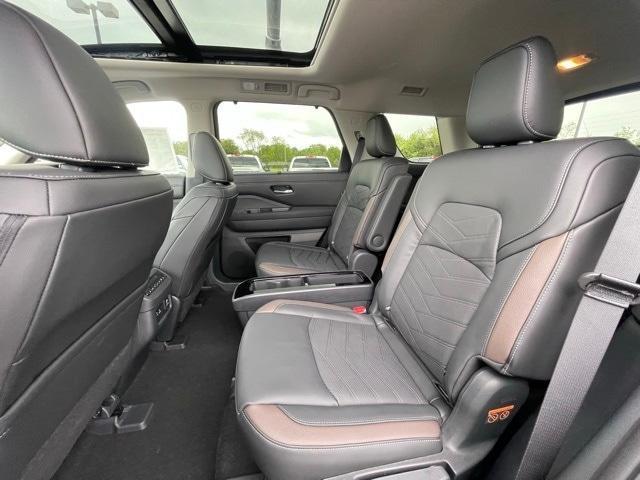 new 2025 Nissan Pathfinder car, priced at $50,867
