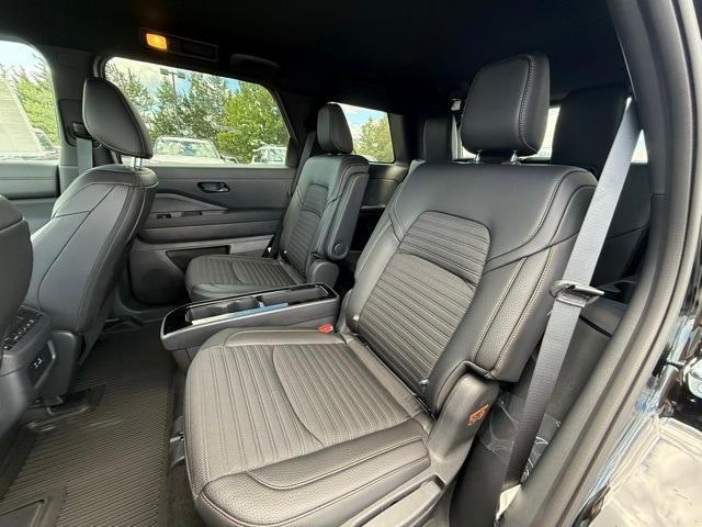 new 2025 Nissan Pathfinder car, priced at $43,073