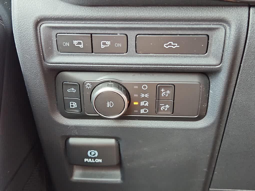 used 2021 Ford F-150 car, priced at $31,918