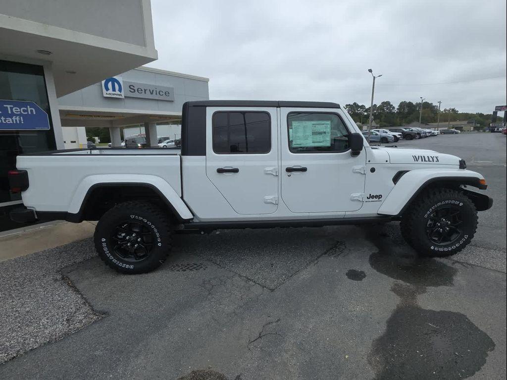 new 2025 Jeep Gladiator car, priced at $47,491