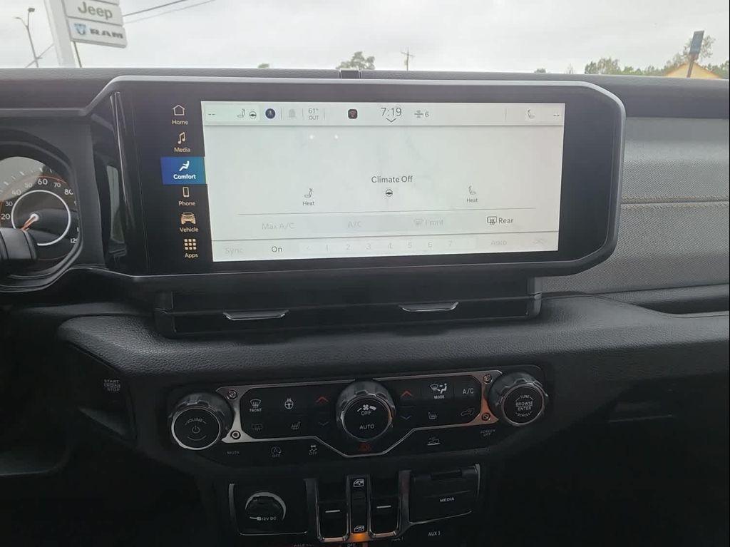 new 2025 Jeep Gladiator car, priced at $47,491