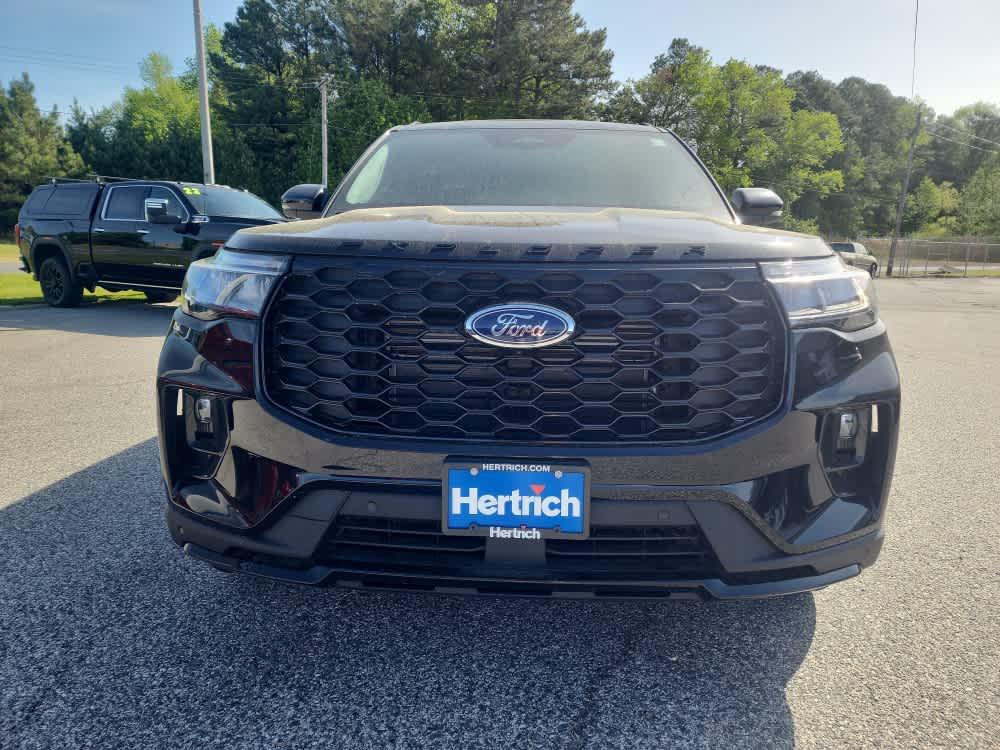 new 2025 Ford Explorer car, priced at $48,607