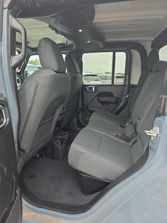 new 2025 Jeep Gladiator car, priced at $46,991