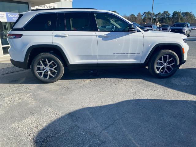 new 2025 Jeep Grand Cherokee car, priced at $54,910