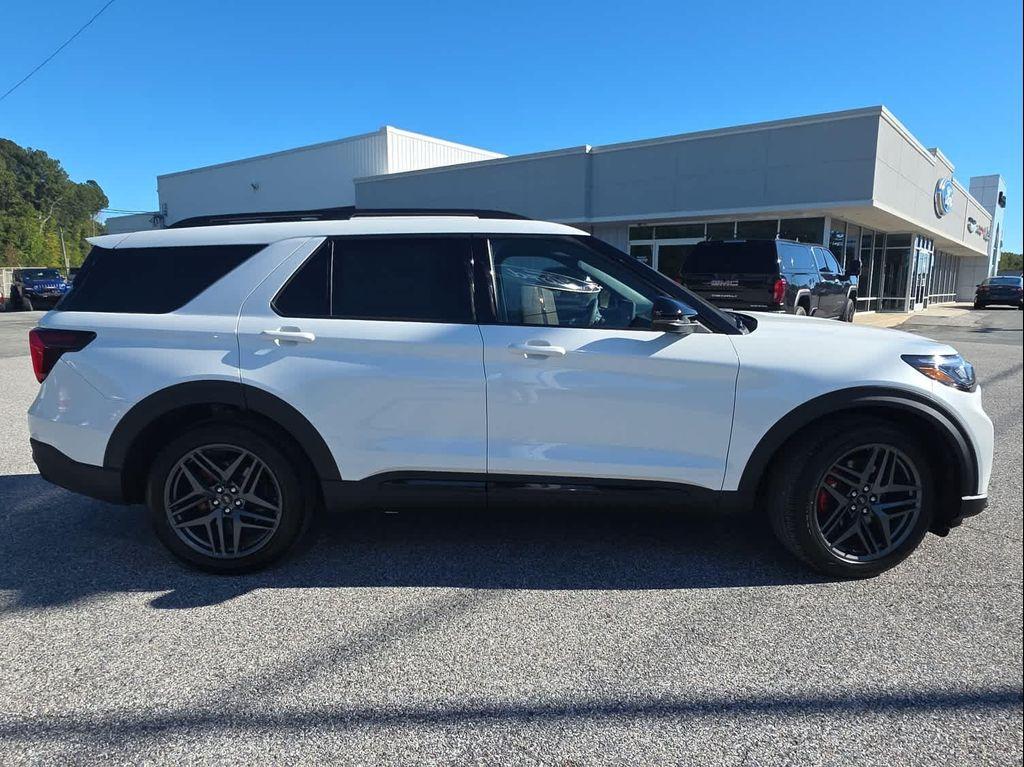 new 2025 Ford Explorer car, priced at $59,491