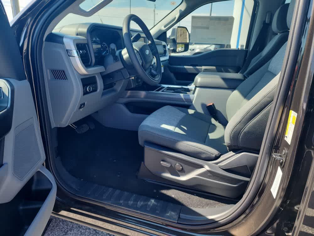 new 2025 Ford F-350 car, priced at $59,912