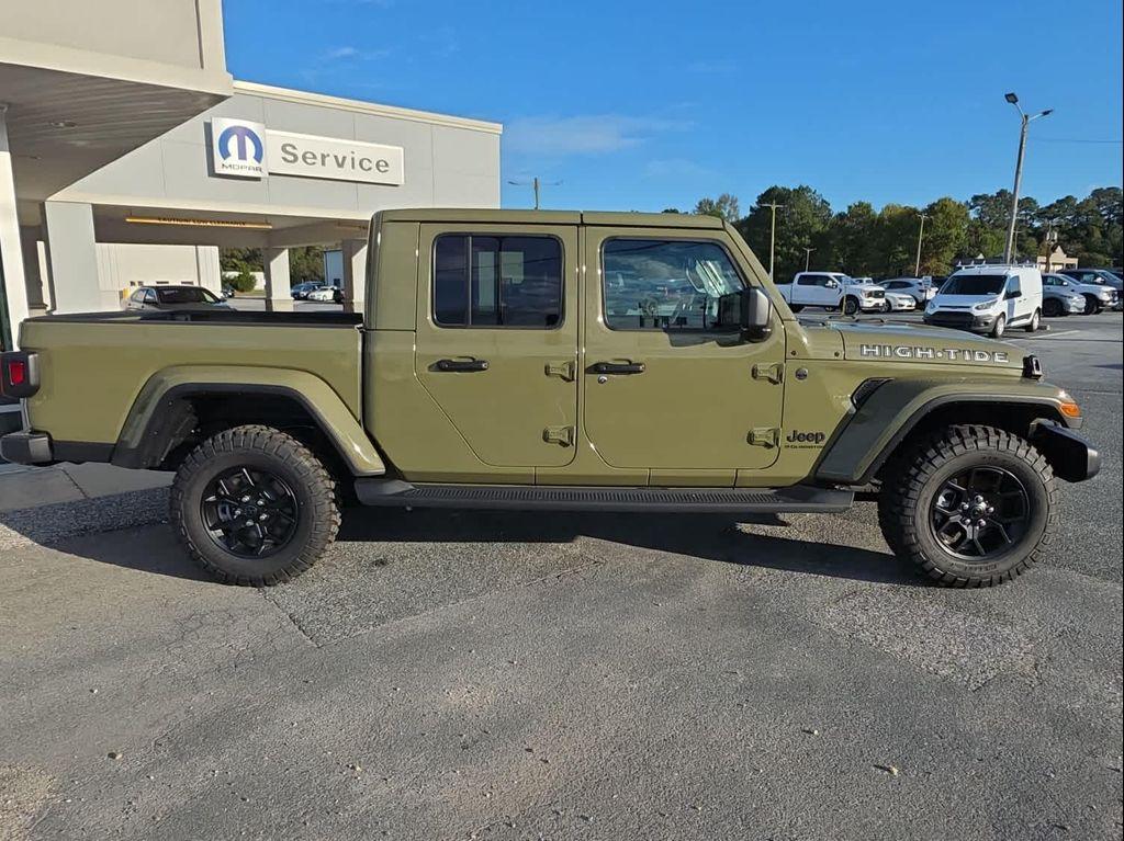 new 2025 Jeep Gladiator car, priced at $48,991