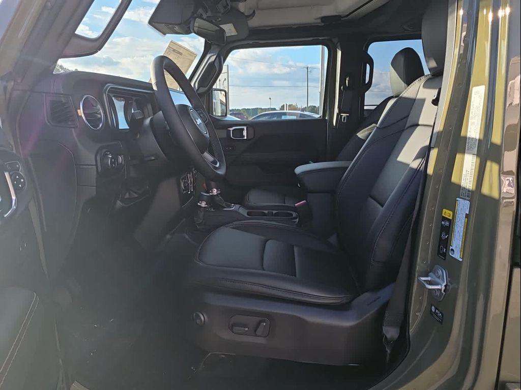 new 2025 Jeep Gladiator car, priced at $48,991