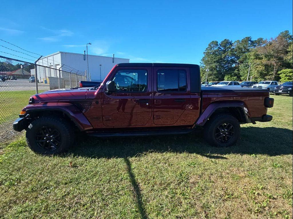 used 2021 Jeep Gladiator car, priced at $27,591