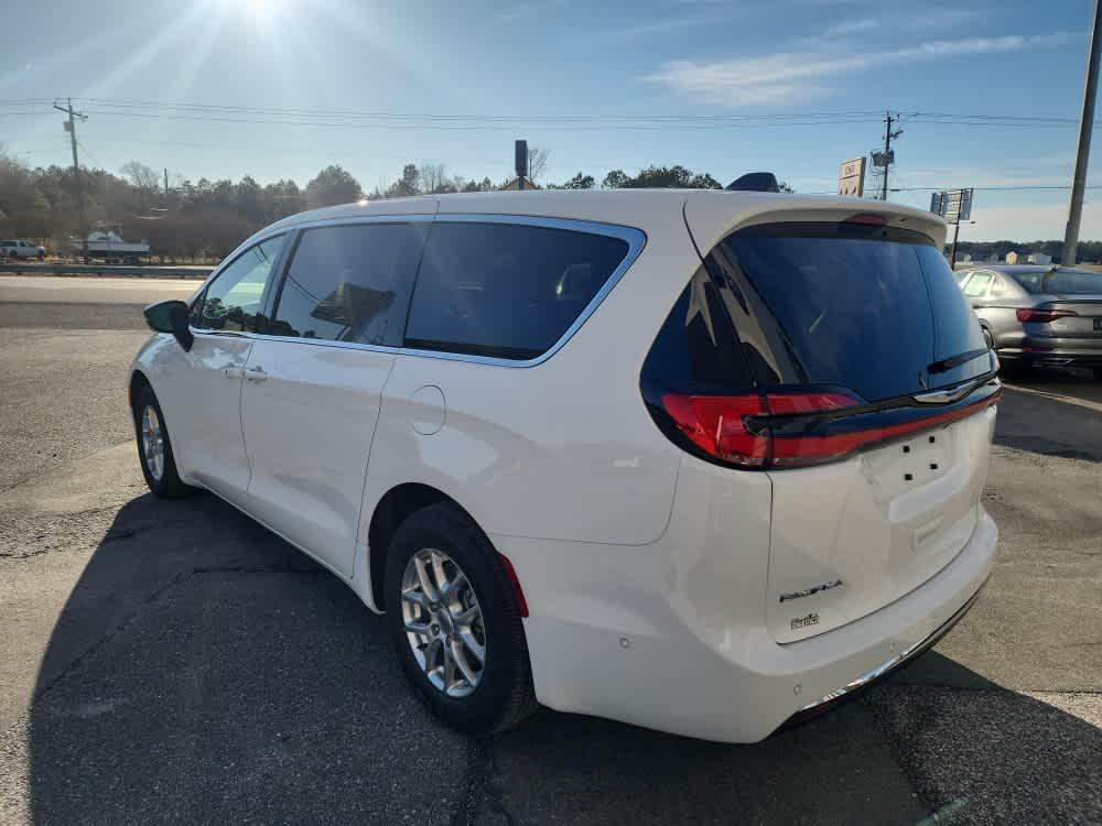new 2025 Chrysler Pacifica car, priced at $42,405