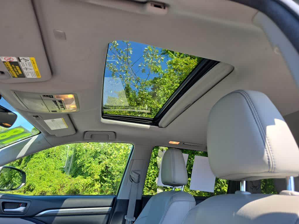 used 2018 Toyota Highlander car, priced at $15,500