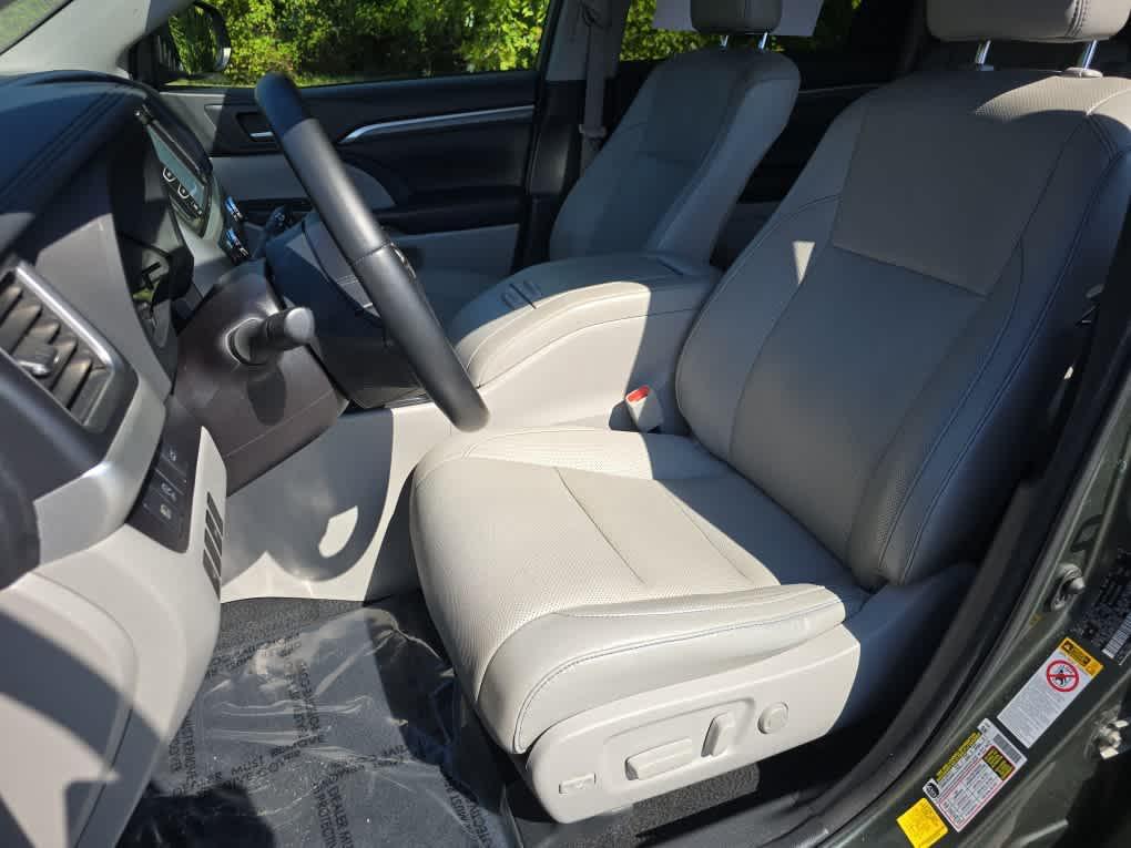 used 2018 Toyota Highlander car, priced at $15,500