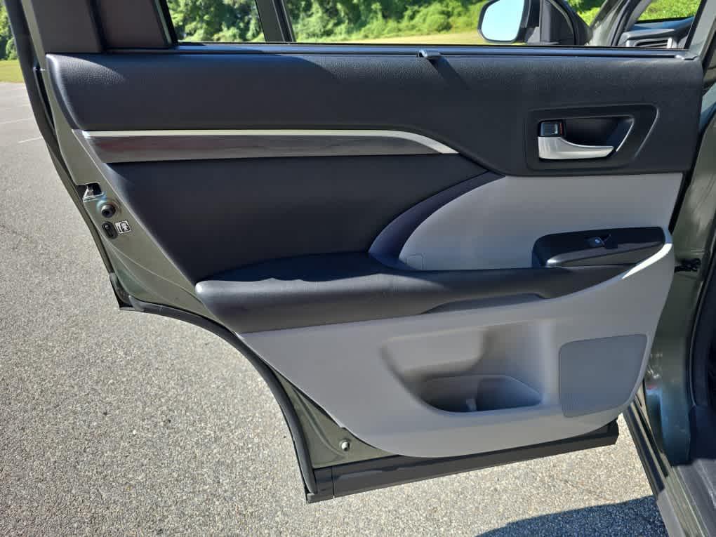 used 2018 Toyota Highlander car, priced at $15,500