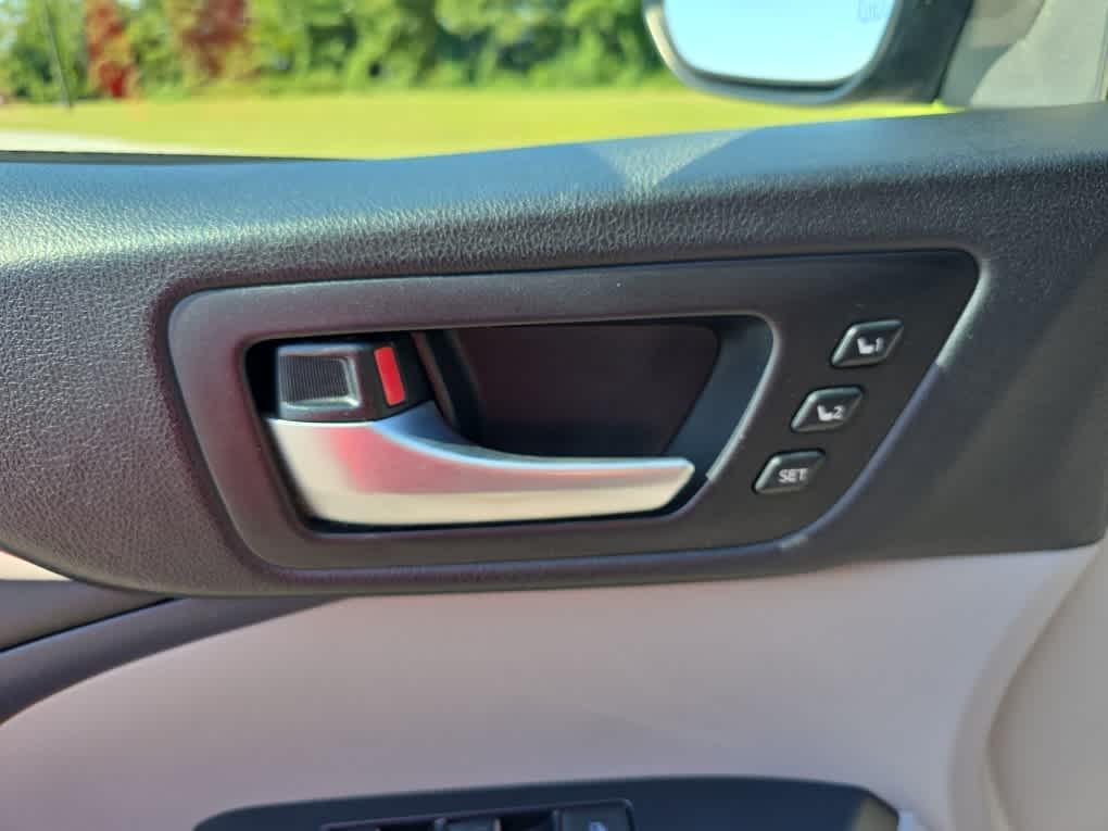 used 2018 Toyota Highlander car, priced at $15,500