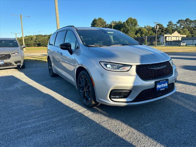 new 2024 Chrysler Pacifica car, priced at $44,845