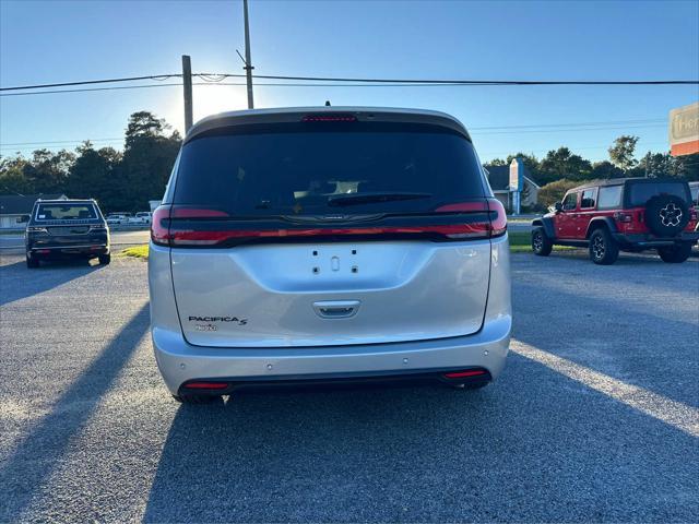 new 2024 Chrysler Pacifica car, priced at $44,845