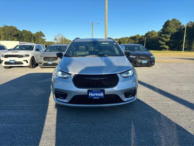 new 2024 Chrysler Pacifica car, priced at $44,845