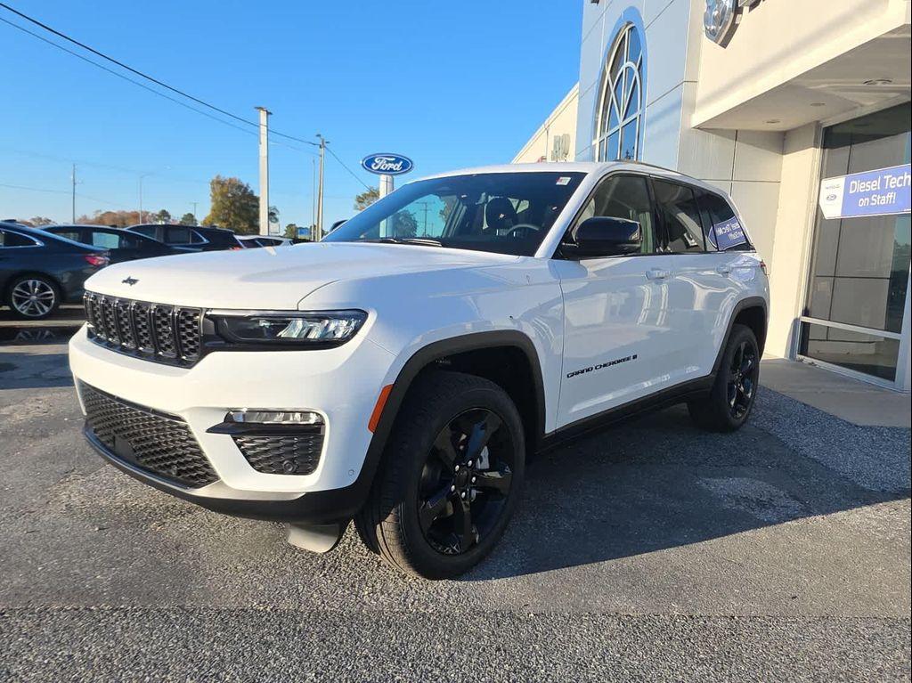 new 2025 Jeep Grand Cherokee car, priced at $56,164