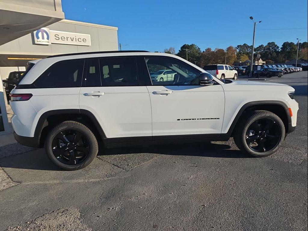 new 2025 Jeep Grand Cherokee car, priced at $56,164