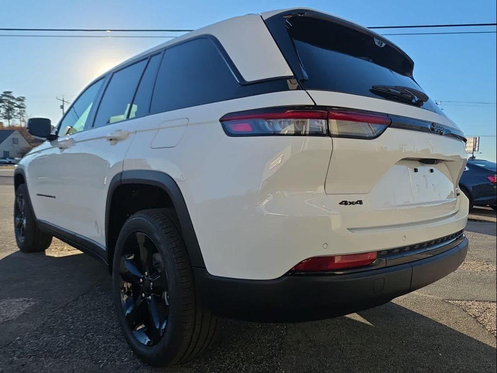 new 2025 Jeep Grand Cherokee car, priced at $56,164