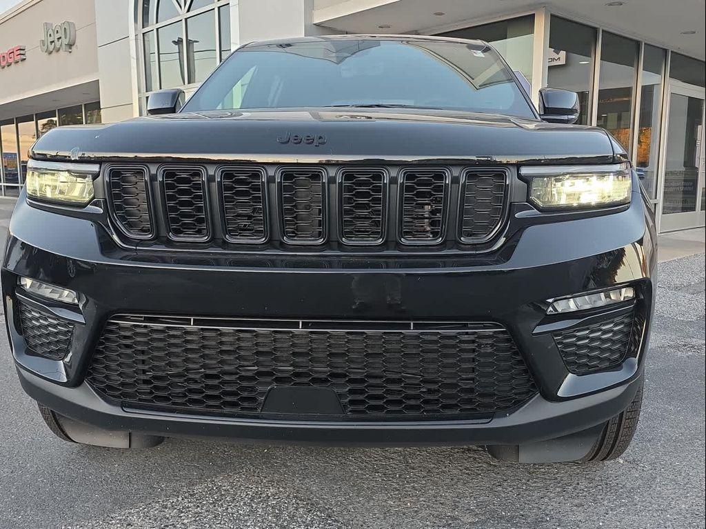 new 2025 Jeep Grand Cherokee car, priced at $51,592