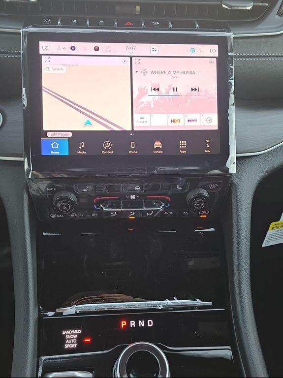 new 2025 Jeep Grand Cherokee car, priced at $51,592