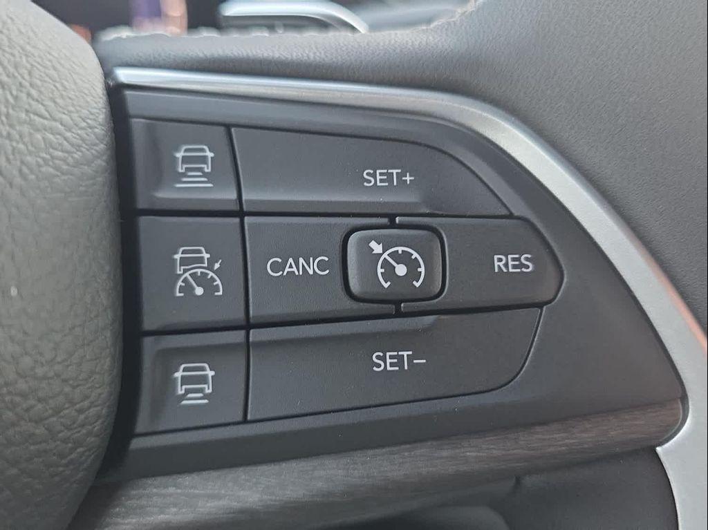 new 2025 Jeep Grand Cherokee car, priced at $51,592