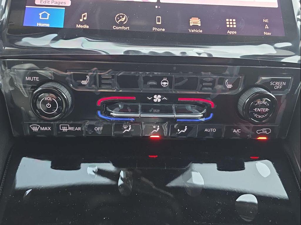 new 2025 Jeep Grand Cherokee car, priced at $51,592